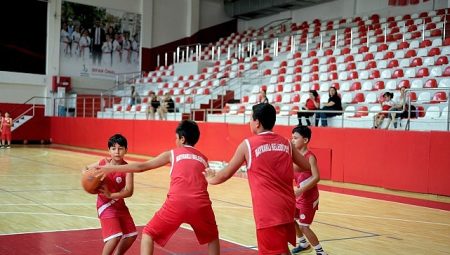 Bayraklı’da 3 bin 77 kişi yaz spor okullarında buluştu