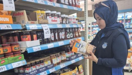 Zile zabıta ekiplerinden marketlerde sıkı denetim