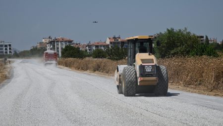 Manisa Salihli’de Büyükşehir'den yol çalışması