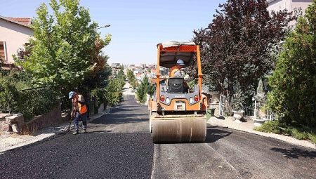 Çankaya’da Asfalt Mesaisi Devam Ediyor