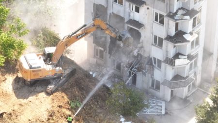 Kocaeli Çayırova’da riskli yapılara yıkım