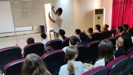 Çiğli Gençlik Tiyatrosu yeni sezon çalışmalarına başladı