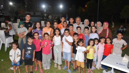 Bursa Gemlik’te yaz akşamlarına açık hava sinema keyfi