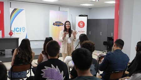 Gençler Yapay Zeka ile Geleceğe Hazırlanıyor