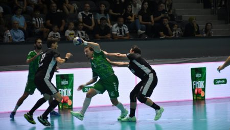 Hentbolda süper kupa Bursa Nilüfer Belediyespor’un