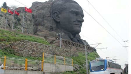 İZBAN’daki grev nedeniyle ulaşım hatlarında düzenleme