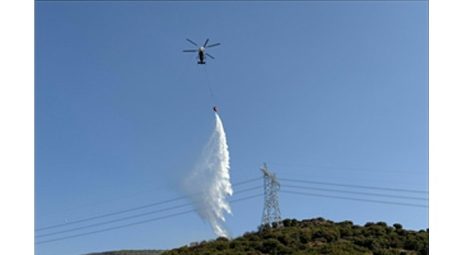 İzmir İtfaiyesi Aliağa’daki yangına müdahale ediyor