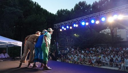 Kadıköy’de “Mahallemde Çocuk Tiyatrosu” başladı