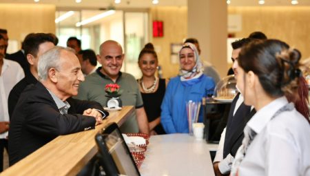 İstanbul Küçükçekmece'de 'Kafe K' hizmette