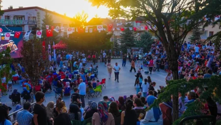 Kibar Feyzo Keçiören’de kahkaha dolu bir gece yaşattı