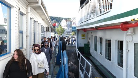 Kocaeli'de 'Kılavuz Kariyer' öğrencilerine mehtap turu