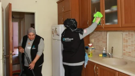 Kocaeli Büyükşehir’den 7 ayda 2 bini aşkın ev temizliği