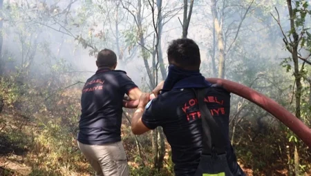 Kocaeli Büyükşehir’den Karamürsel yangını için seferberlik