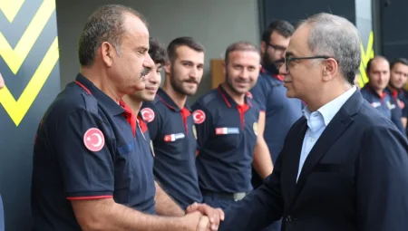 Kocaelili itfaiyecilere Büyükşehir’den moral ziyareti
