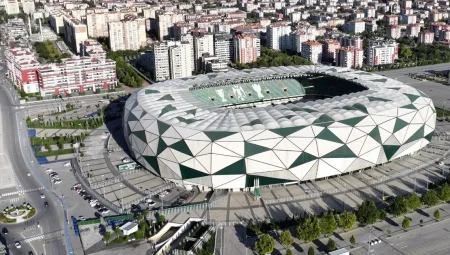Konya Stadyumu Türkiye-İspanya maçına hazırlanıyor