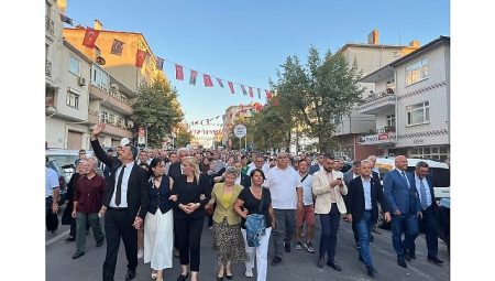 Kültür, sanat ve barış Saray’da buluştu