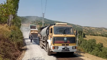 Manisa’dan ulaşım konforu için 13 bin ton asfalt