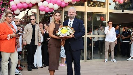 Menemen Belediyesi Aynısefa Sosyal Tesisleri görkemli bir törenle açıldı
