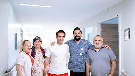 Motor kazası sonrası yatağa bağımlı kalır dendi, yürüyerek taburcu oldu