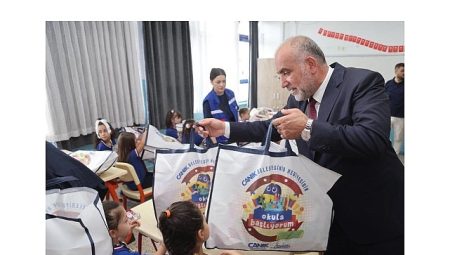 Okula Başlayan Tüm Öğrencilere Çanta ve Kırtasiye Seti Canik Belediyesi’nden!