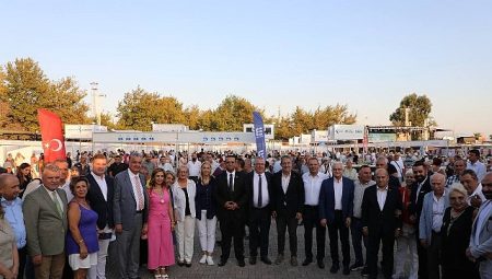 Ölmez Ağacın Gölgesinde Kitap: 7. Edremit Kitap Fuarı başladı