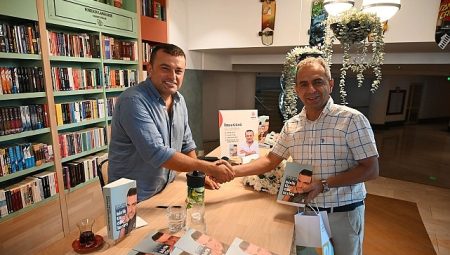 Saffet Yenigün yeni kitabını okuyucuyla buluşturdu