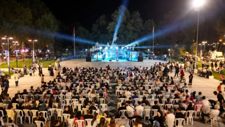 Bursa İnegöl Aydın Şahin'le coştu