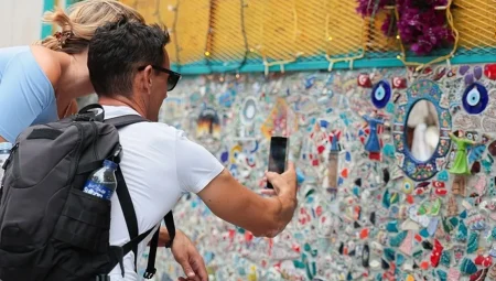 Sultanahmet’te sanata çıkan sokak – İGF HABER