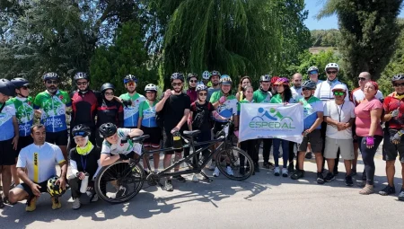 Tandem bisikletlerle Kocaeli’de umuda pedal çevirdi