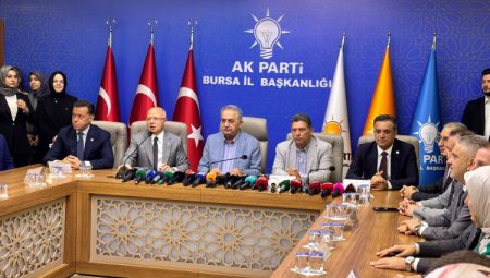 Hayati Yazıcı Bursa'da… Türkiye'nin küresel vizyonunu Bursa'dan değerlendirdi