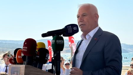 Bursa Mudanya'nın Eşkel sahili 'Mavi Bayrak'a kavuştu