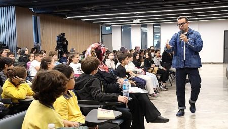 Yazar Basılı, Kitap Fuarı’nda çocukları eğlendirdi