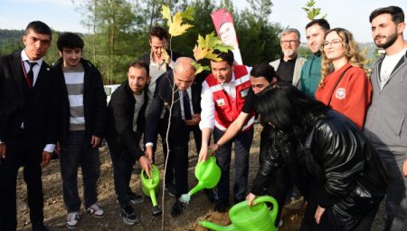 Osmangazi Belediyesi kitapları fidana dönüştürdü