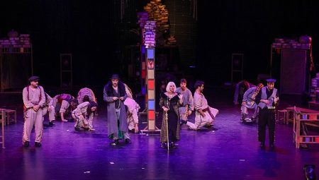 “Eşeğin Gölgesi” Bakırköy’de Görkemli Gala İle Sahnelendi