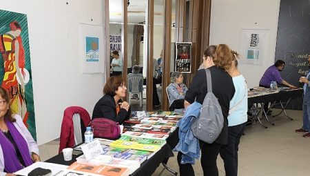 Narlıdere’de Kadınlar, Şiddete Karşı Seslerini Edebiyatla Yükseltti