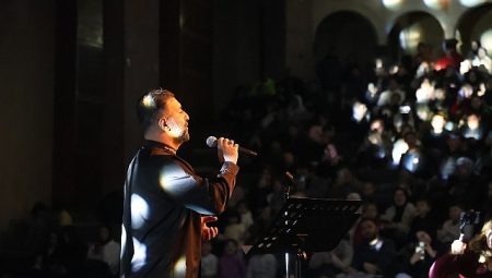 Gönüllere Dokunan İlahileriyle Hasan Bayar Sahne Aldı